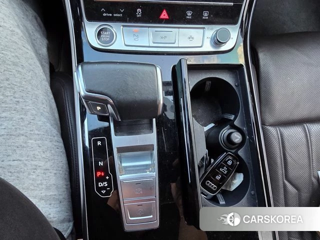 Audi A8 (D5) 2021 Черный из Кореи, фото 2