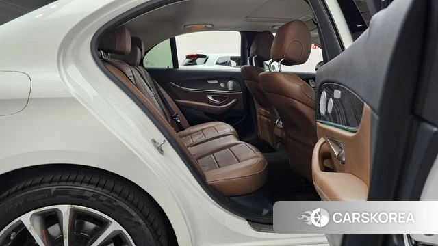 Mercedes-Benz E-Class W213 2019 Белый из Кореи, фото 2