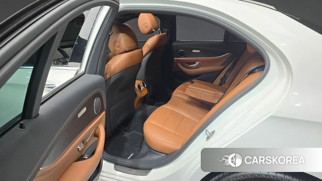Mercedes-Benz E-Class W213 2021 Белый из Кореи, фото 2