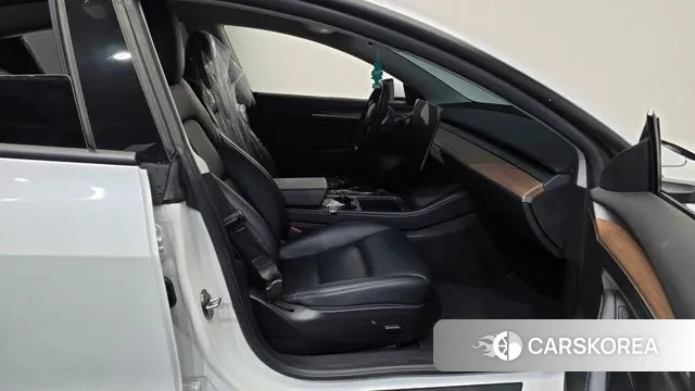 Tesla Model 3 2022 Белый из Кореи, фото 2