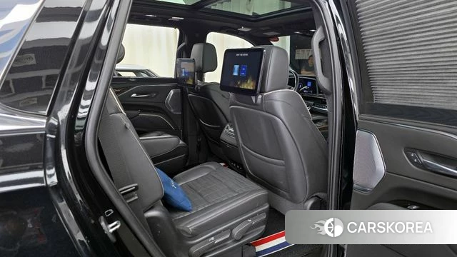 Cadillac Escalade 5th Generation 2022 Черный из Кореи, фото 2