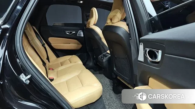 Volvo XC60 second Generation 2021 Черный из Кореи, фото 2