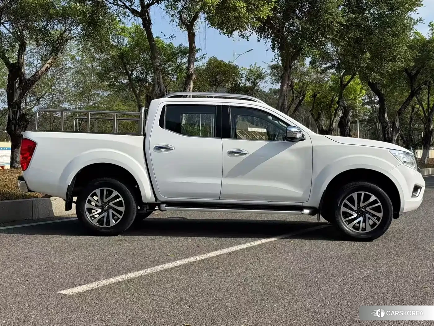Nissan Navara 2022 Белый из Китая, фото 2