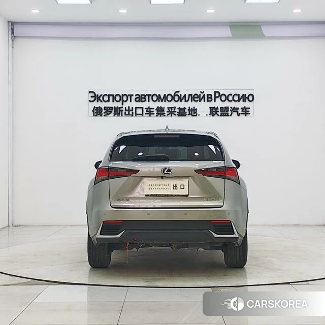 Lexus NX 2021 Серебристо-серый из Китая, фото 2