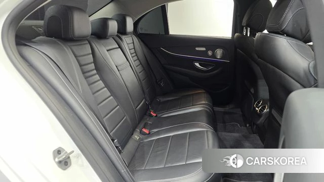 Mercedes-Benz E-Class W213 2018 Белый из Кореи, фото 2