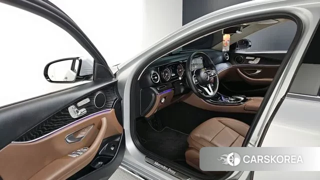 Mercedes-Benz E-Class W213 2019 Серебряный из Кореи, фото 2