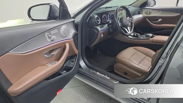 Mercedes-Benz E-Class W213 2019 Серый из Кореи, фото 2