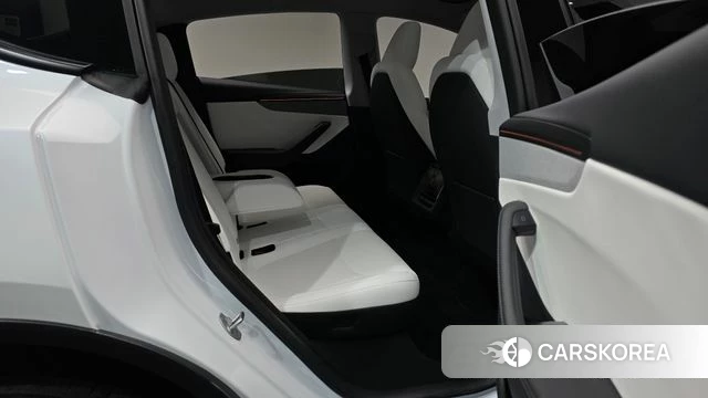 Tesla Model Y 2025 Белый из Кореи, фото 2