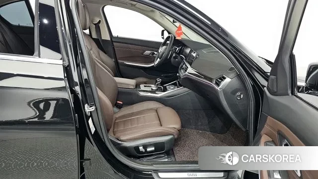 BMW 3 Series (G20) 2022 Черный из Кореи, фото 2