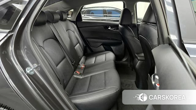 Kia The New K3 2nd generation 2024 Серый из Кореи, фото 2