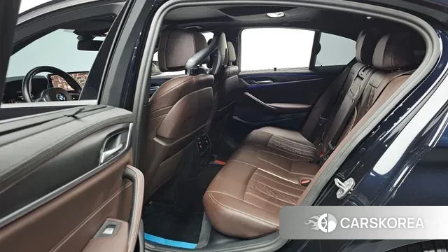 BMW 5 Series (G30) 2023 Черный из Кореи, фото 2