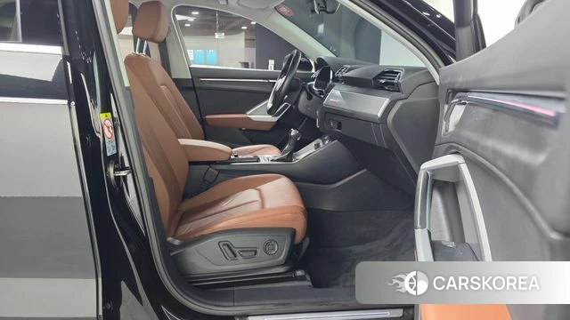 Audi Q3 (F3) 2020 Черный из Кореи, фото 2