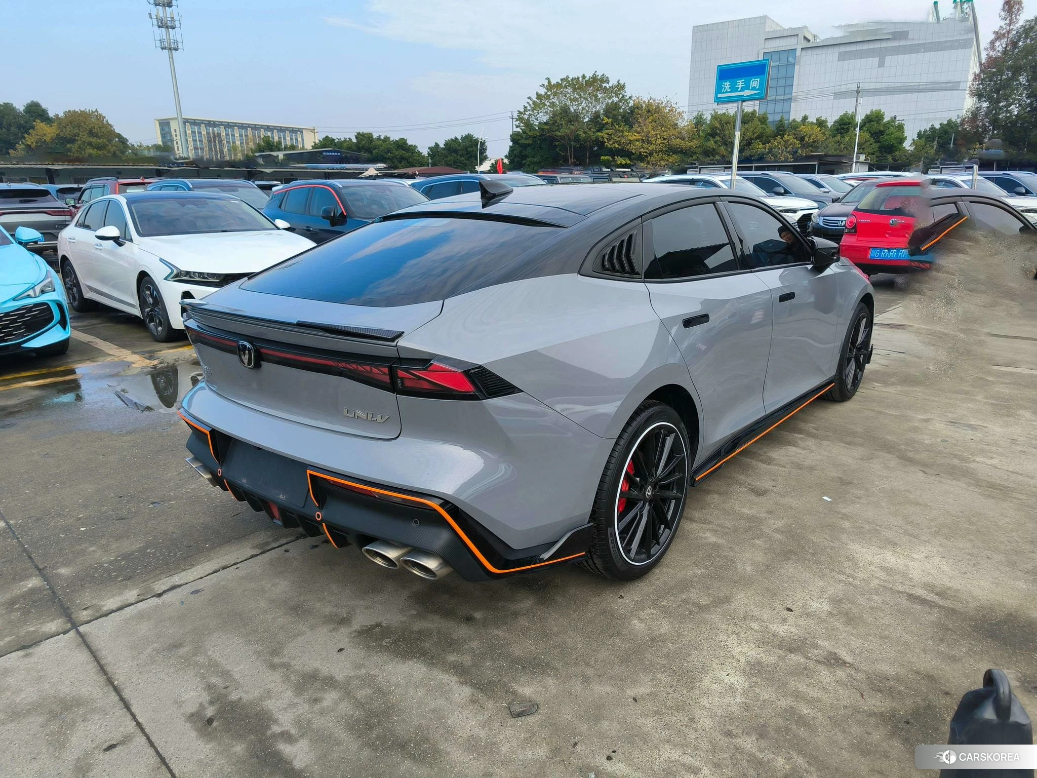 Chang'an UNI-V 2022 Темно-серый из Китая, фото 2