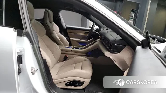 Porsche Taycan 2023 Белый из Кореи, фото 2