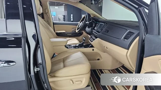 Kia The New Carnival 2019 Черный из Кореи, фото 2