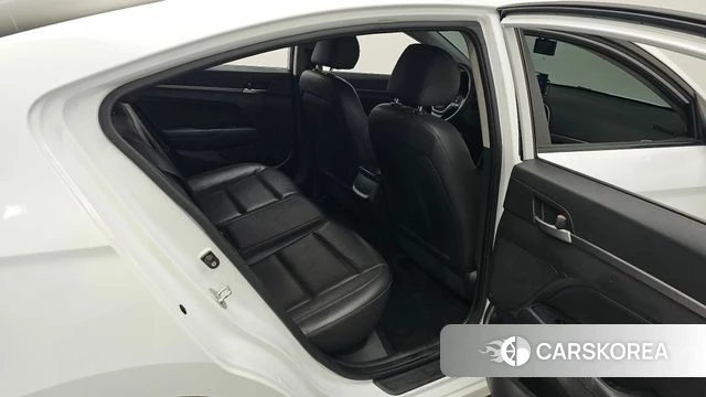 Hyundai Avante AD 2018 Белый из Кореи, фото 2