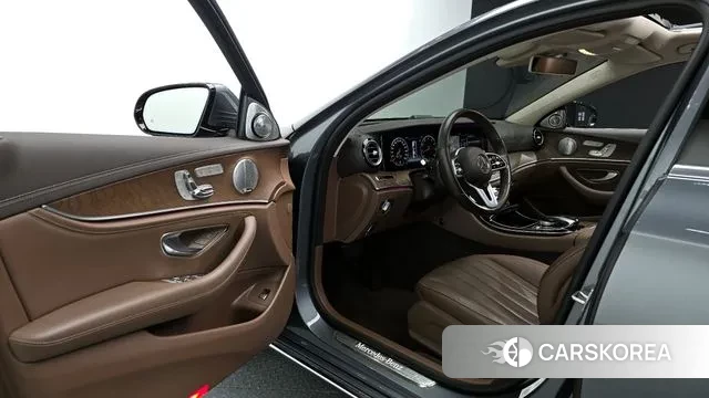 Mercedes-Benz E-Class W213 2019 Серый из Кореи, фото 2