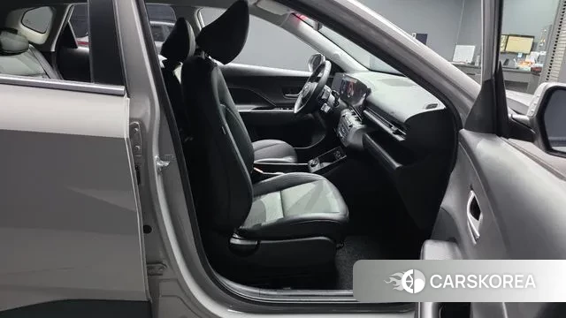 Hyundai Kona (SX2) 2024 Серебристо-серый из Кореи, фото 2