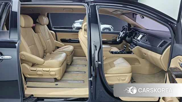 Kia The New Carnival 2018 Черный из Кореи, фото 2