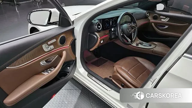 Mercedes-Benz E-Class W213 2022 Белый из Кореи, фото 2