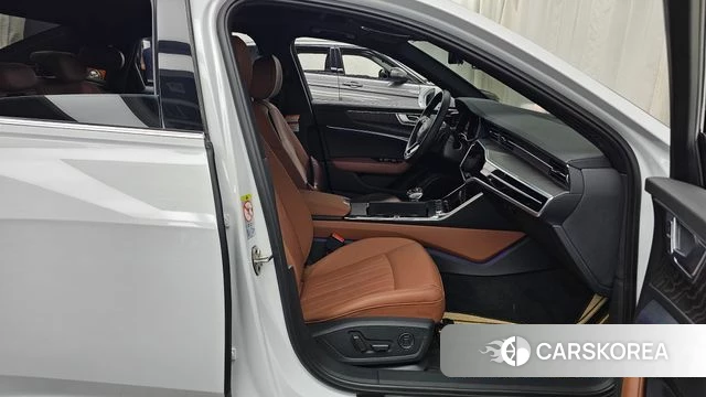 Audi A6 (C8) 2021 Белый из Кореи, фото 2