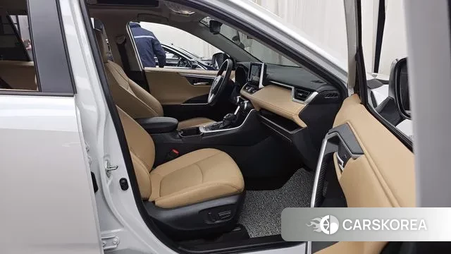 Toyota RAV4 5th Generation 2025 Белый из Кореи, фото 2