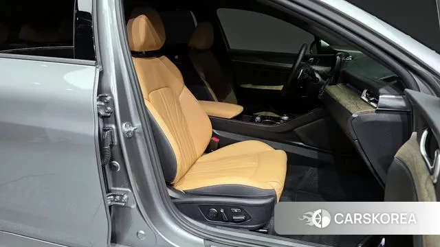 Kia K5 3rd generation 2023 Серебристо-серый из Кореи, фото 2