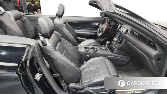 Ford Mustang 2021 Черный из Кореи, фото 2