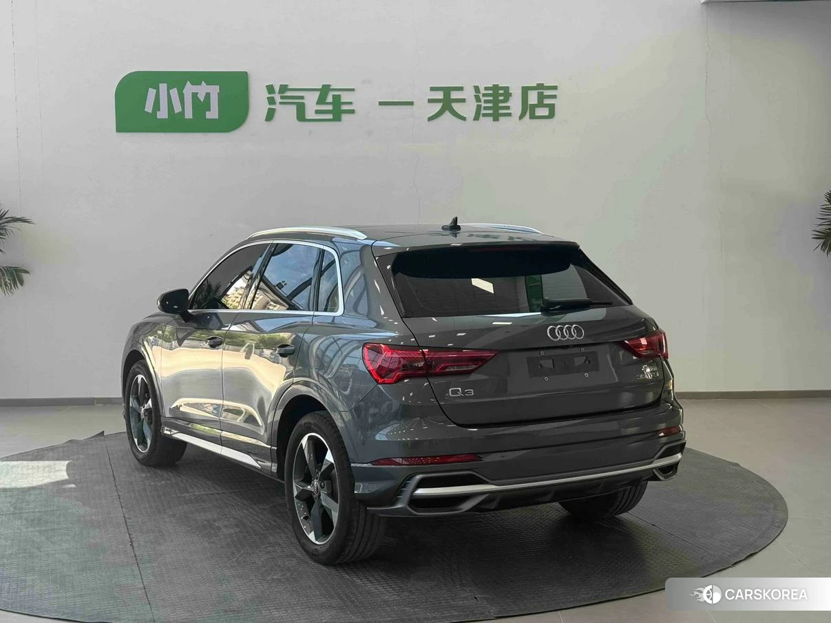 Audi Q3 2021 Темно-серый из Китая, фото 2