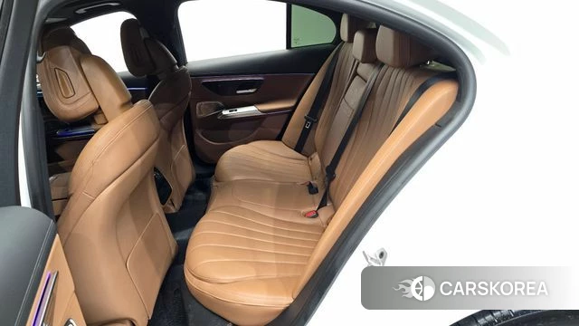Mercedes-Benz E-Class W214 2024 Белый из Кореи, фото 2
