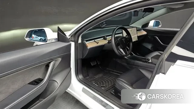 Tesla Model 3 2020 Белый из Кореи, фото 2