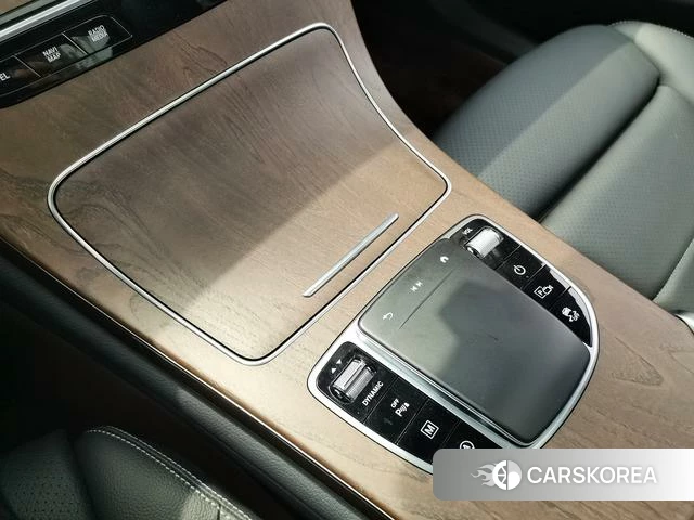 Mercedes-Benz GLC 2022 Зеленый из Китая, фото 2