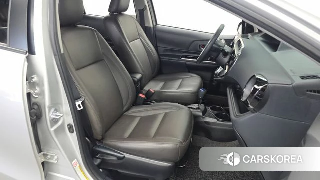 Toyota Prius C 2018 Серебряный из Кореи, фото 2