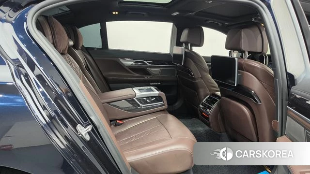 BMW 7 Series (G11) 2018 Черный из Кореи, фото 2