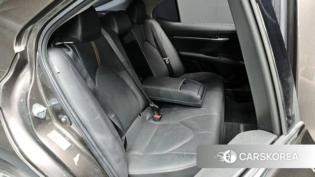 Toyota Camry (XV70) 2018 Коричневый из Кореи, фото 2