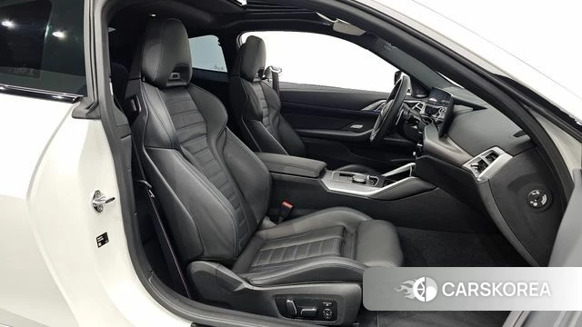 BMW 4 Series (G22) 2025 Белый из Кореи, фото 2