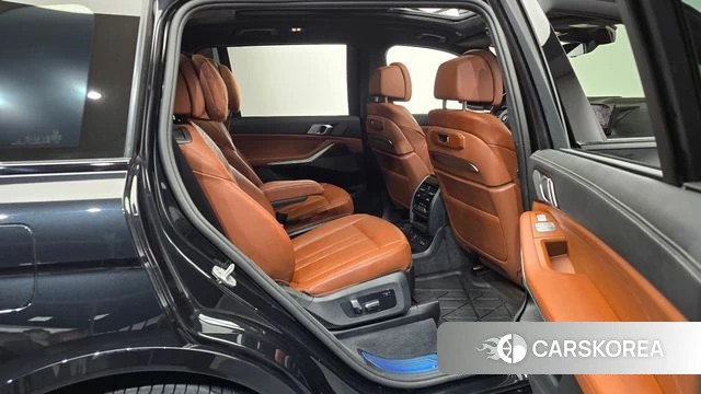 BMW X7 (G07) 2024 Черный из Кореи, фото 2