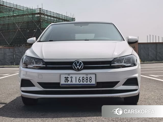 Volkswagen Polo 2022 Белый из Китая, фото 2