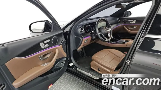 Mercedes-Benz E-Class W213 2023 Черный из Кореи, фото 2