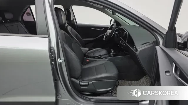 Kia Di Ol Nu Niro 2022 Серебристо-серый из Кореи, фото 2