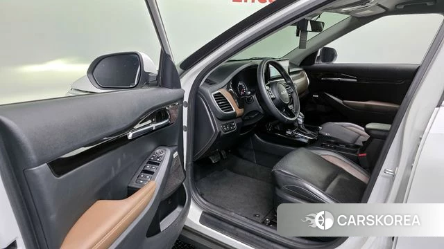 Kia Seltos 2022 Белый из Кореи, фото 2