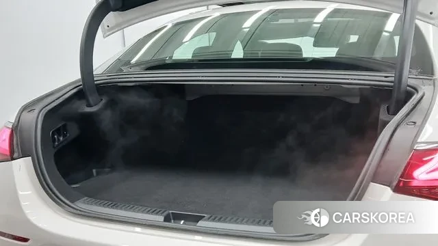 Mercedes-Benz E-Class W214 2025 Белый из Кореи, фото 2