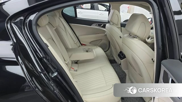 Genesis The New G70 2023 Черный из Кореи, фото 2