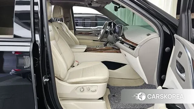 Cadillac Escalade 5th Generation 2022 Черный из Кореи, фото 2