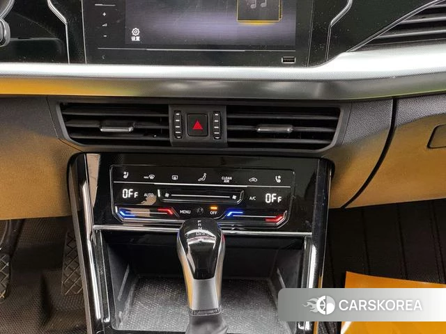 Volkswagen Passat 2024 Черный из Китая, фото 2