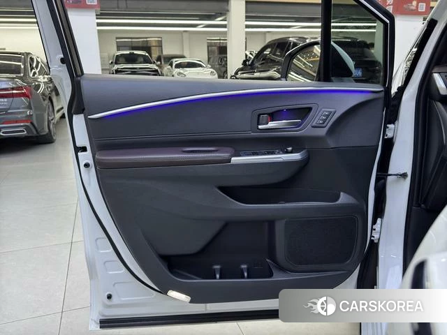 Toyota Saina 2022 Белый из Китая, фото 2