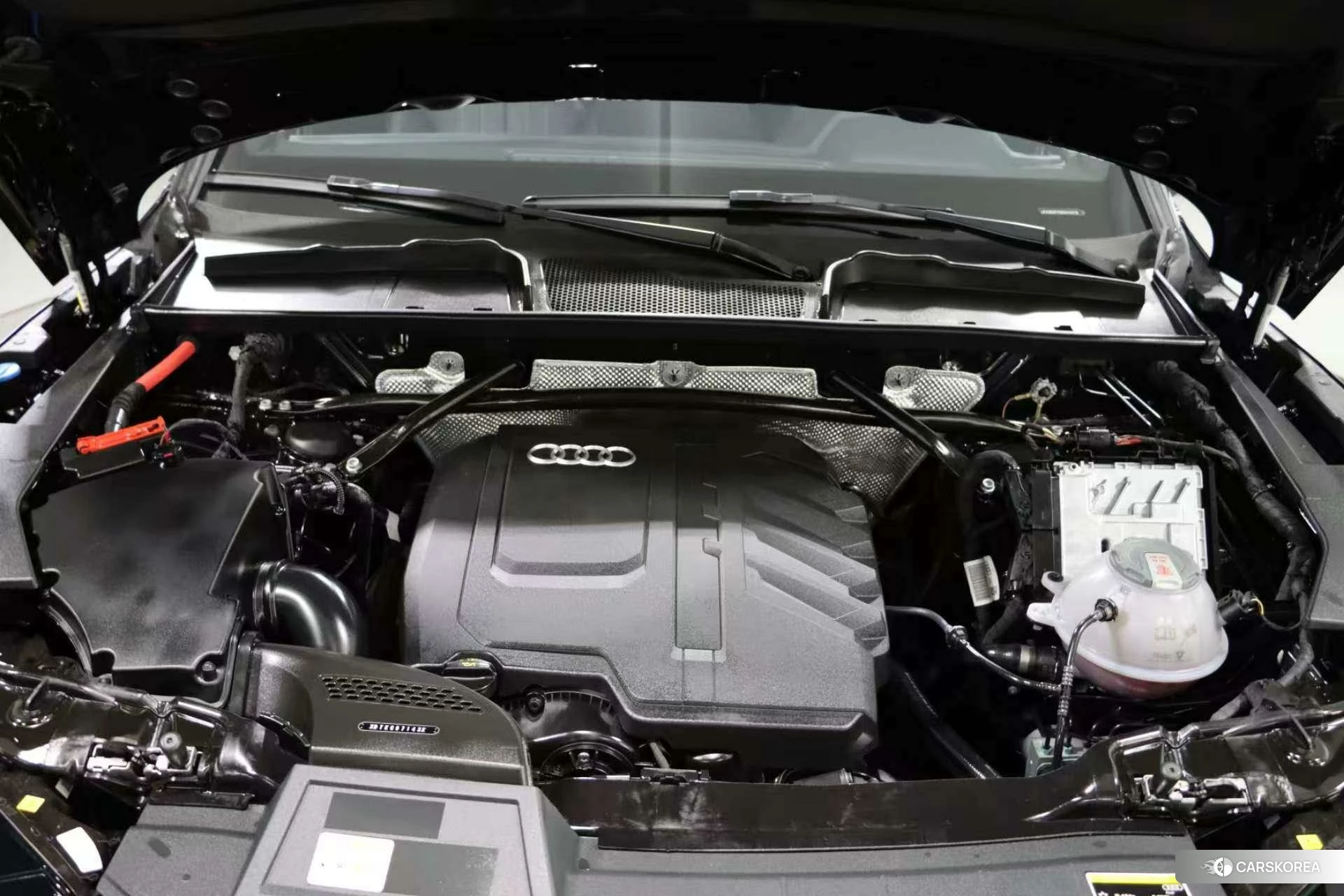 Audi Q5L 2023 Черный из Китая, фото 2