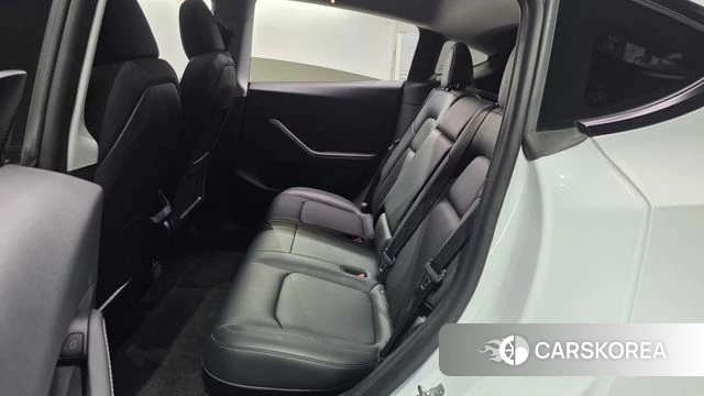 Tesla Model Y 2023 Белый из Кореи, фото 2