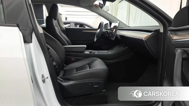Tesla Model Y 2024 Белый из Кореи, фото 2