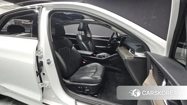 Kia K5 3rd generation 2023 Белый из Кореи, фото 2